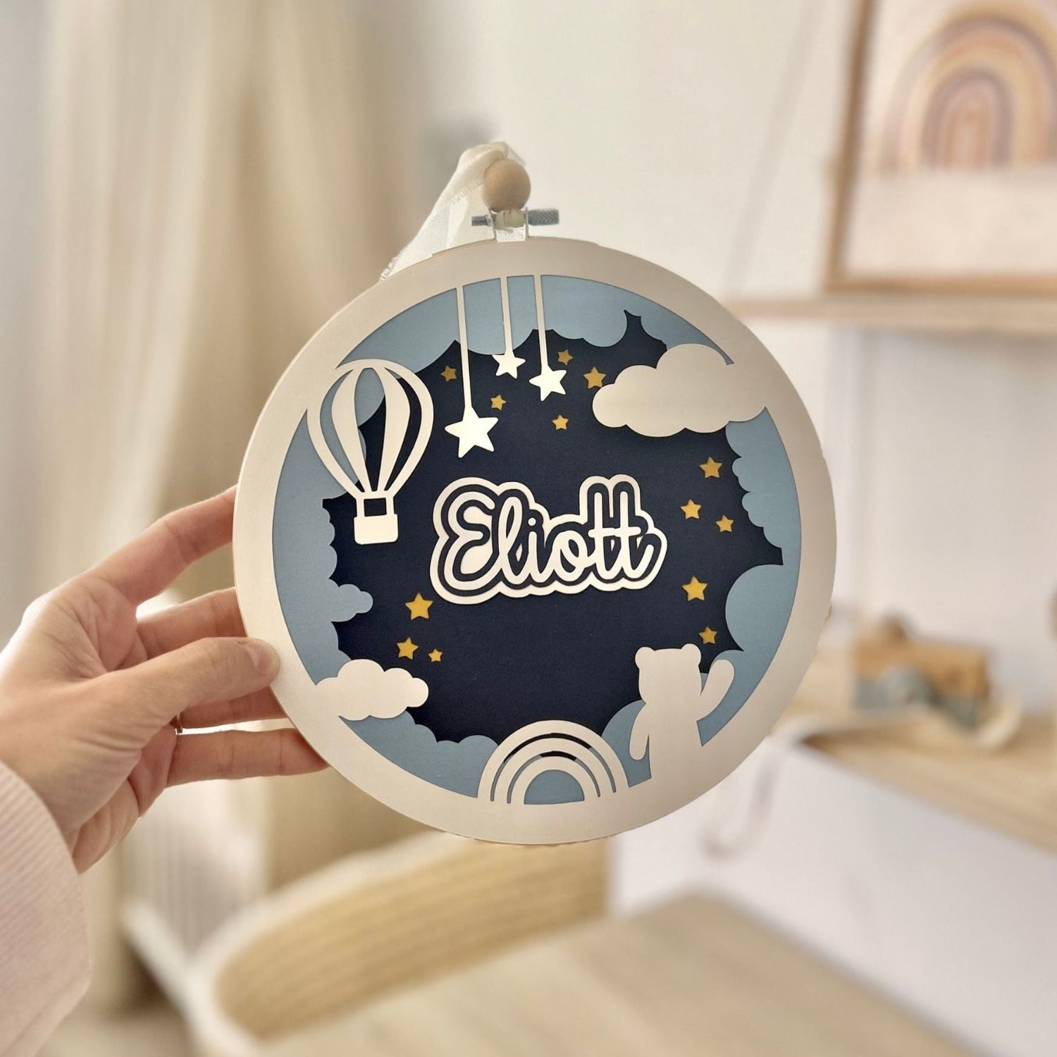 Collection de cadres en relief personnalisés avec le prénom de bébé pour décorer sa chambre ou à offrir en cadeau de naissance fait main en France