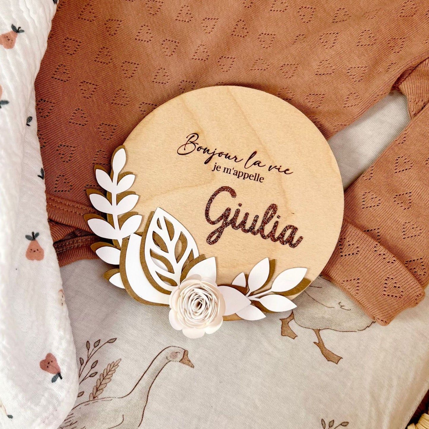Carte de naissance fleurs marron et écru "Giulia"