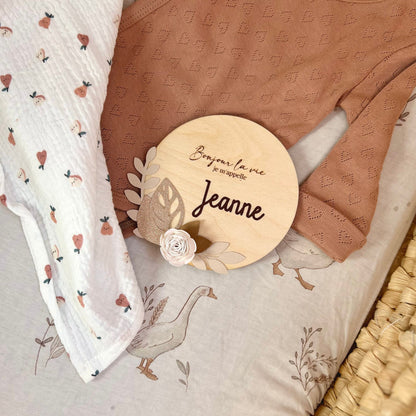 Carte de naissance personnalisé avec le prénom de bébé, idéale pour les photos à la maternité et les photos de naissance.