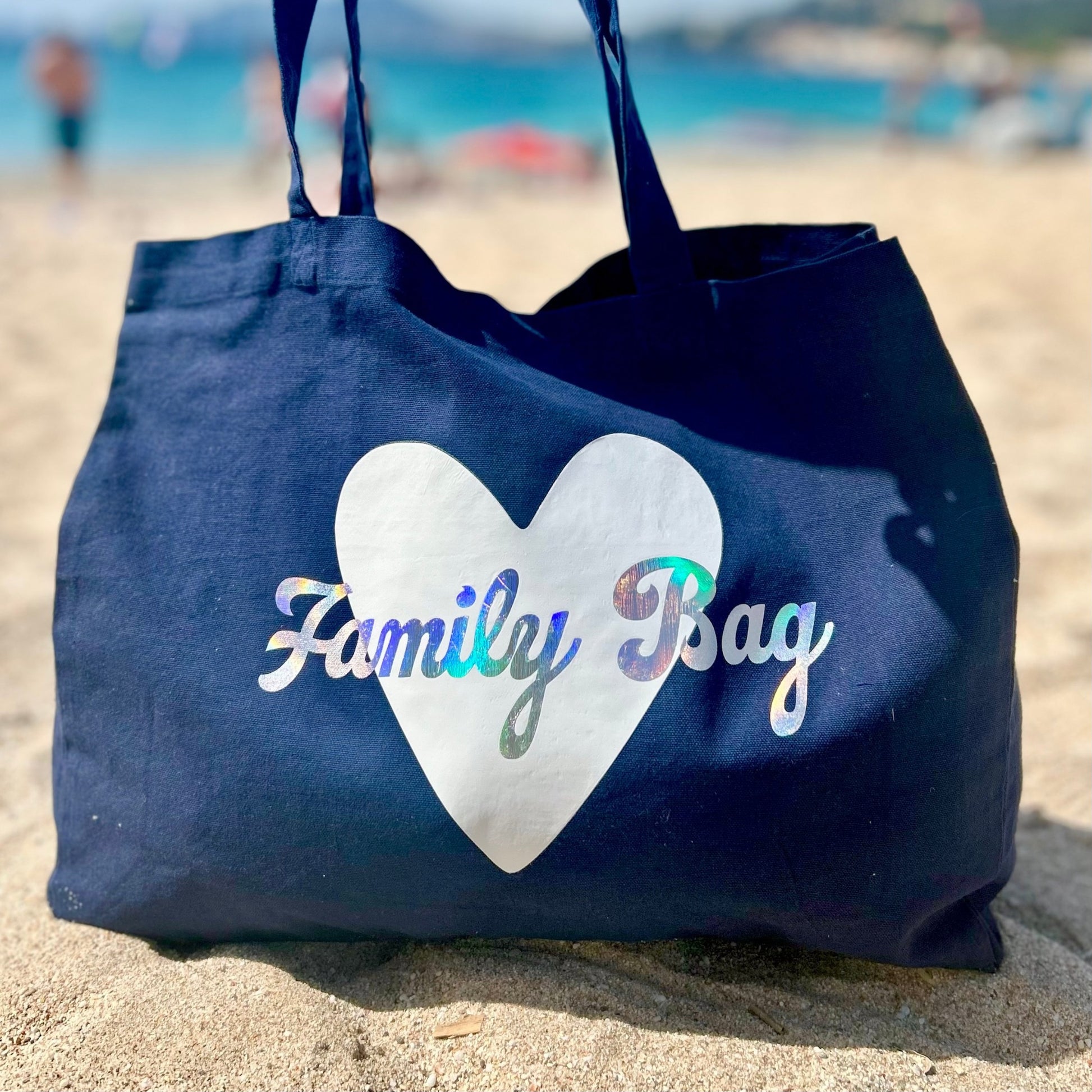 Family Bag grand format utilisé en extérieur, sac pratique pour plage, week-end et sorties en famille. Idéal à offrir à une maman.