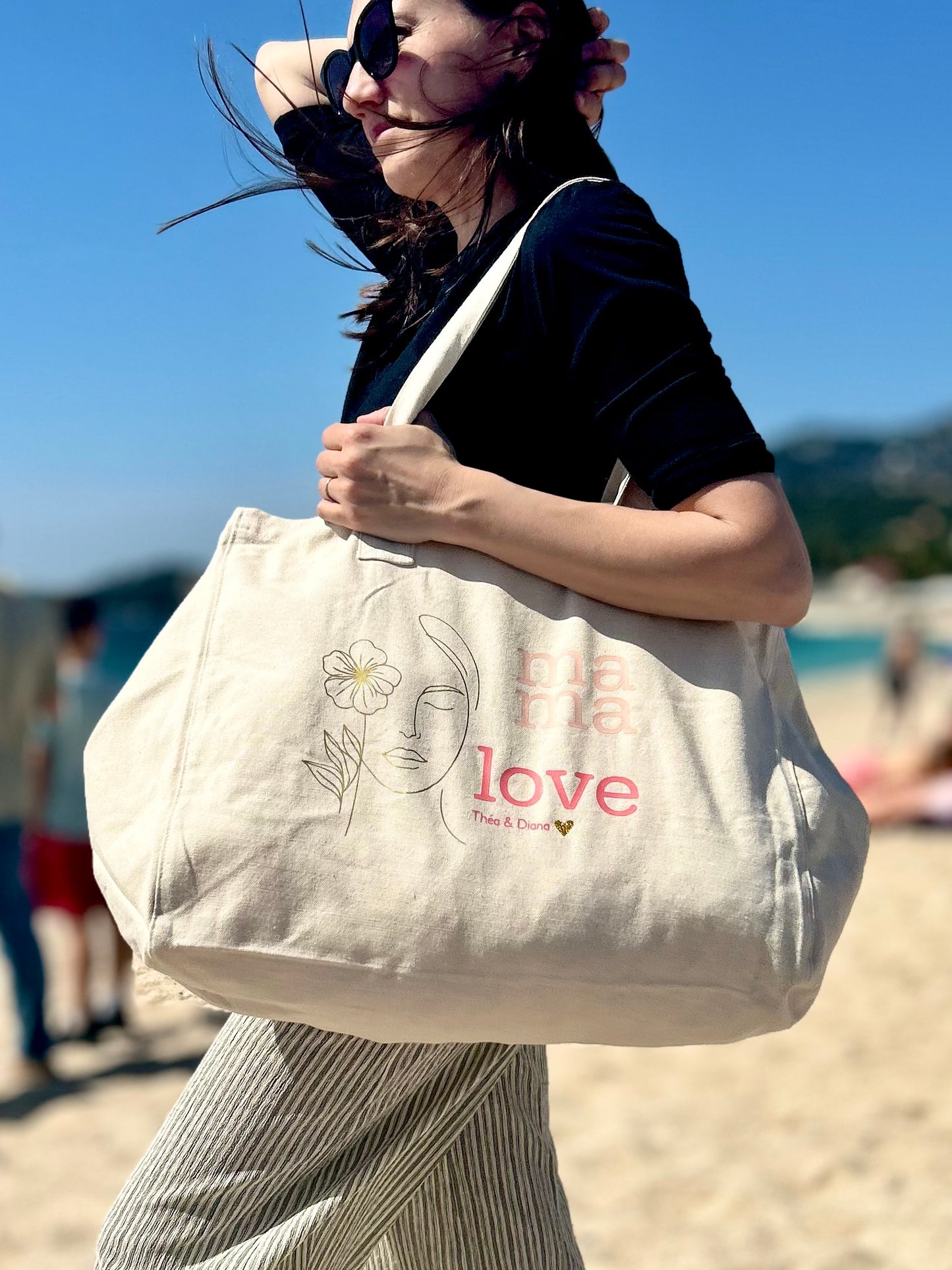 Cabas maman personnalisé Mama Love grand format en coton, sac pratique pour le quotidien.