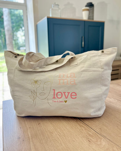 Sac Mama Love avec design doux et personnalisation, accessoire idéal pour maman et jeune maman.